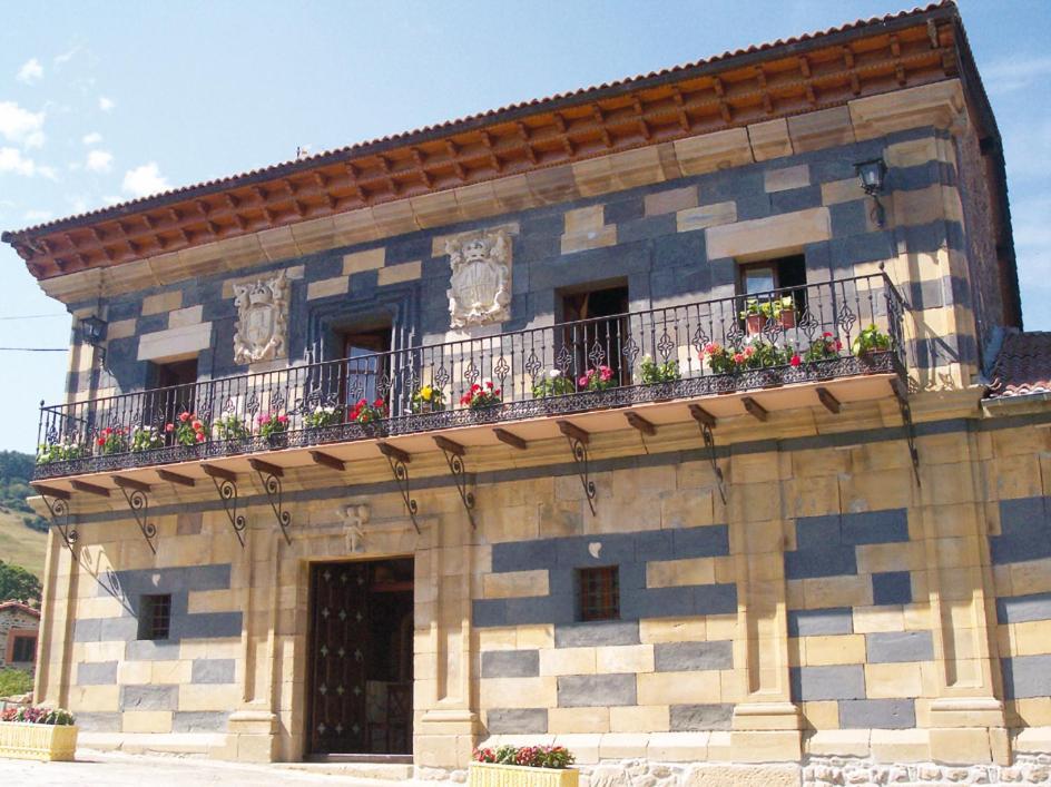 La Casona De Lombrana, En Polaciones Buitenkant foto